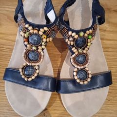 Ladies You and Me Sandals Size 6 Brand New