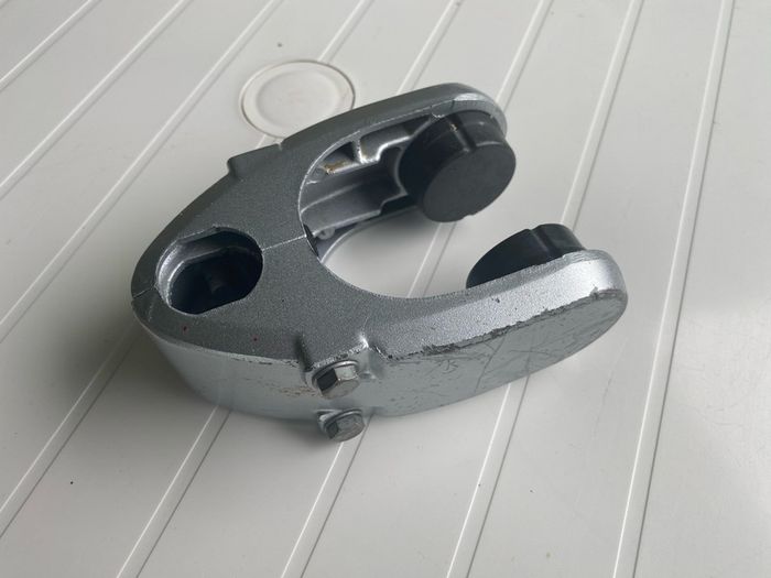 Honda BF5 5hp Outboard Leg Mounts