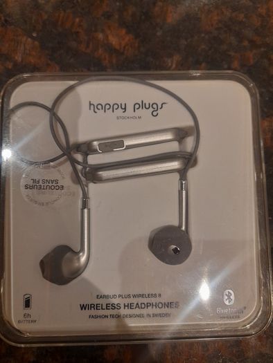 Wireless bluetooth earbuds Happy Plugs brand
