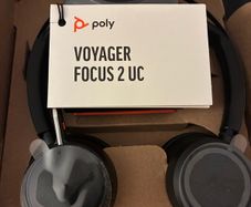 Poly voyager focus 2 - Plantronics Bluetooth wireless headset - Brand New