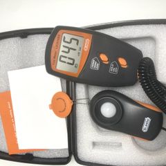 LX1010BS Digital Lux meter/Light meter