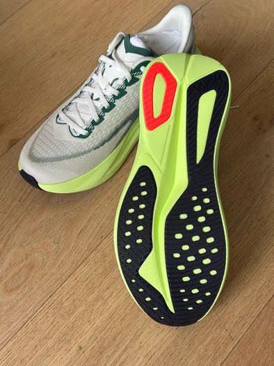 Hoka Mach 7 - Size 9 - brand new