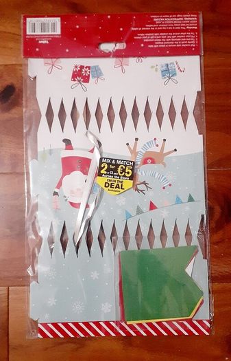 BNIP Make your own Christmas crackers kit