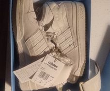 adidas Ivy park size 5