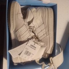adidas Ivy park size 5