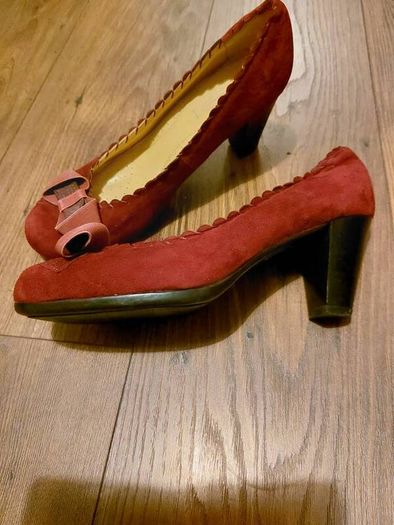 Burgundy- real suede shoes- uk7