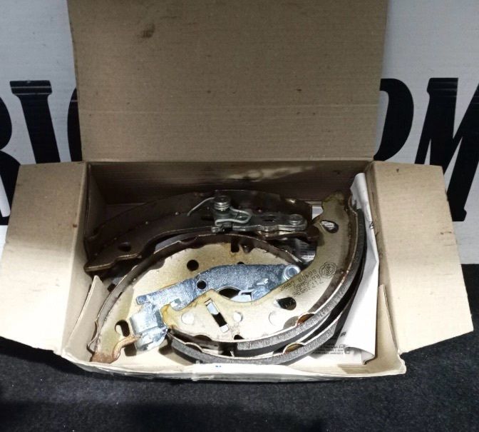Fiat Punto 188 Rear Brake Shoe Set 71739596 77362295 9948372 1999-2012