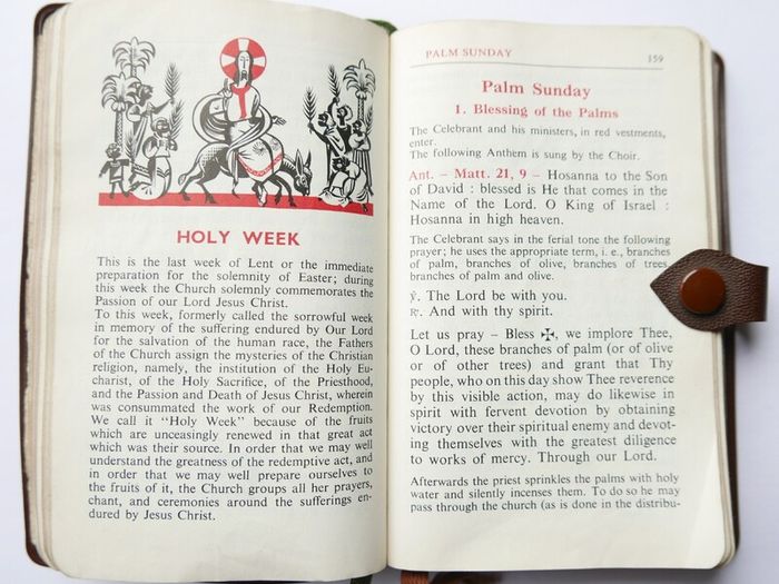 Vintage Saint John's Sunday Missal
