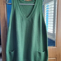 Green sleeveless jumper, Size 24, Brand new