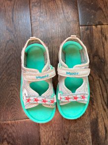 Girls Clarks Doodles Sandals: Size 8 F