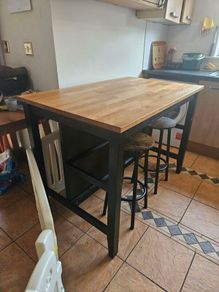 Ikea kitchen island with 2 stools