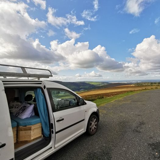 Cosy Volkswagen Caddy Maxi Camper