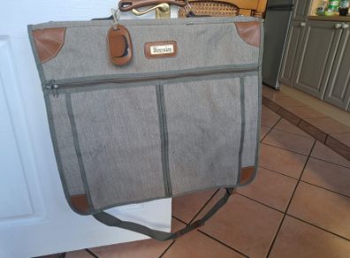 Suit carrier