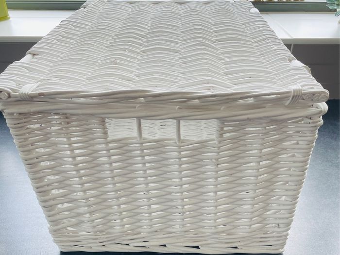 14 Wicker hamper baskets