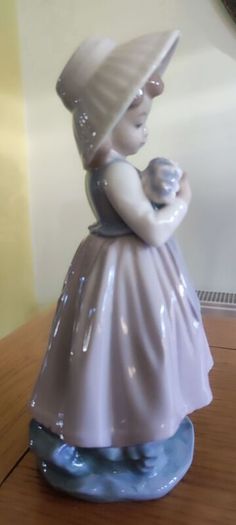 Lladro #348 Nao Daisa 1982 Girl Figurine With Flower Bouquet