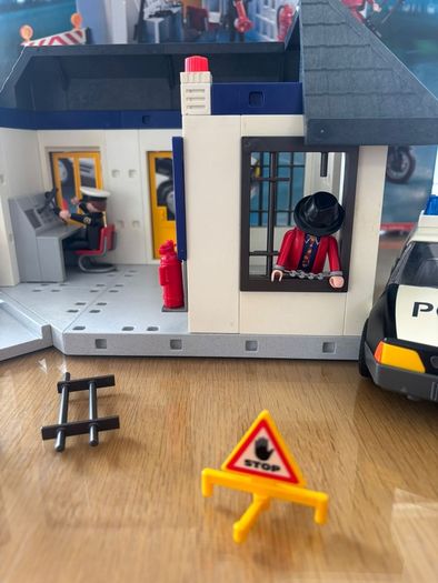 Play Mobil