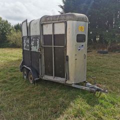 horse box