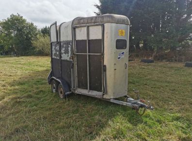 horse box