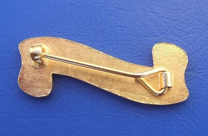 LACE SOCIETY - member's brooch badge (1970's / 1980's)