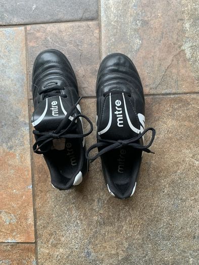 Soccer boots