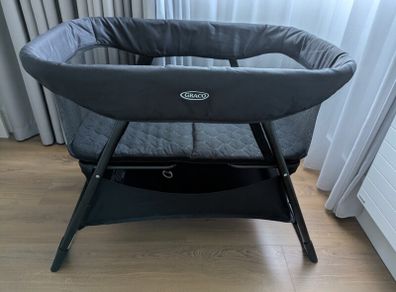 Graco Side-by-Side Bedside Crib / Travel Crib with mattress and carry bag