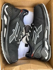 Work shoes