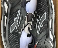 Work shoes