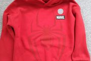 NEW.boy's Marvel hoodie. Age 6/7.height 122cm
