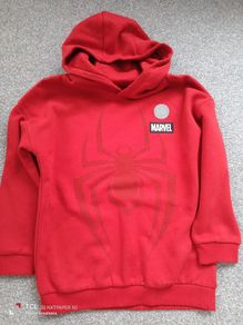 NEW.boy's Marvel hoodie. Age 6/7.height 122cm