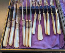 Antique EPNS Mother-of-Pearl Fish Cutlery 12 Piece Cased Set Damaged