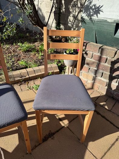 table and chairs