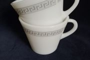 Pyrex cups, vintage pyrex