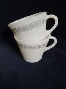Pyrex cups, vintage pyrex