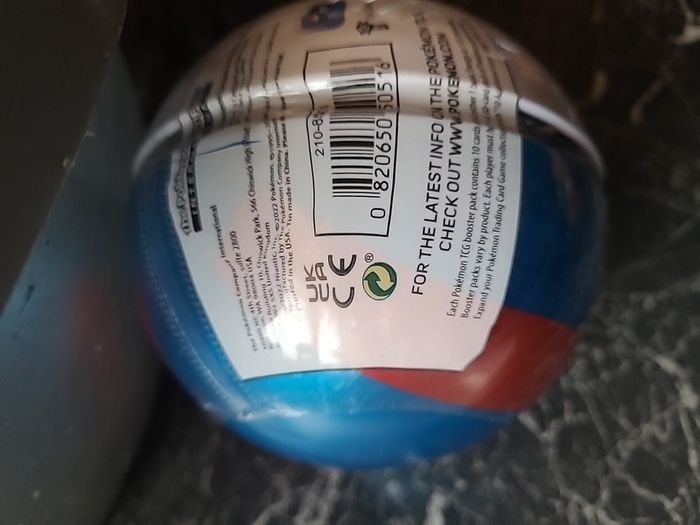 Pokemon tcg Pokeball tin