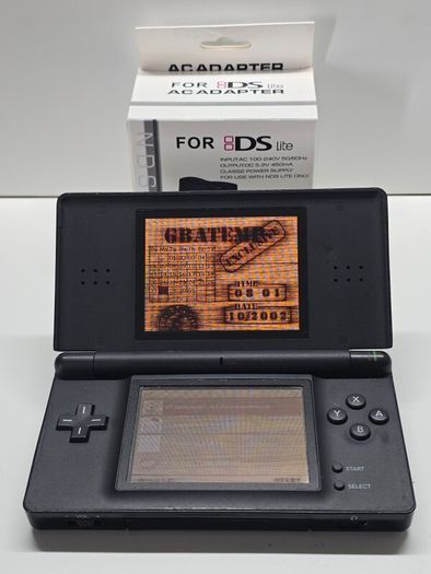 Nintendo DS Lite Black + R4 Card