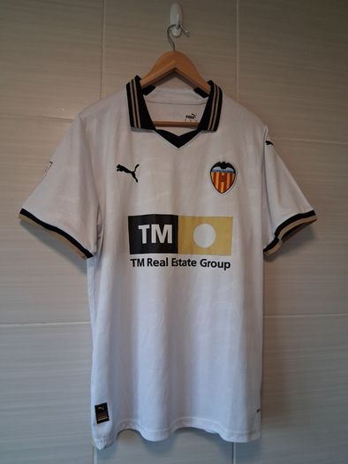 Valencia Jersey. Official Puma Valencia FC Home Jersey. Collect In Dublin Or Receive Via Post.