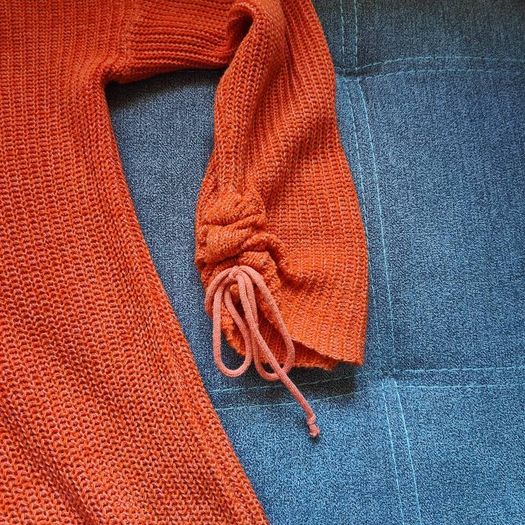 Orange Cut shoulder Ruched sleeve Sweater, size 10-12