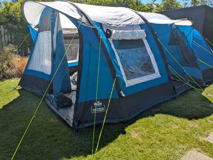 Air/ Inflatable tent Royal Rockhampton 6 + 2
