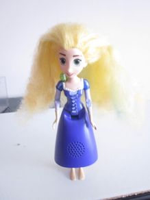 Disney Tangled The Series Musical Lights Rapunzel Doll w/ Pascal -Sings & Speaks