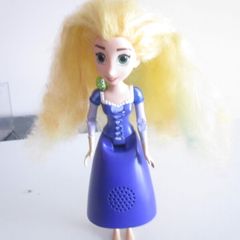 Disney Tangled The Series Musical Lights Rapunzel Doll w/ Pascal -Sings & Speaks