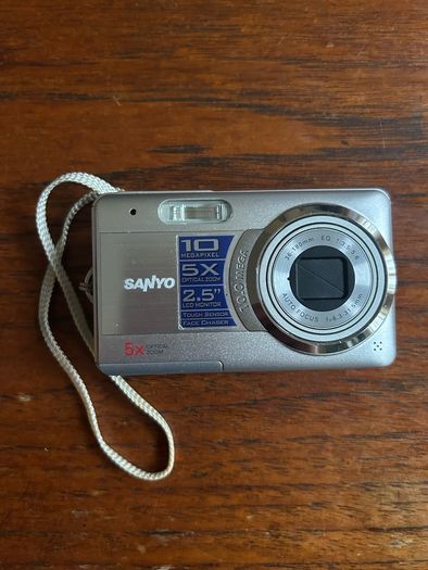 Sanyo E10 Digital Camera