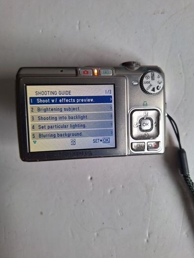 Olympus FE-230 8 megapixel digital camera