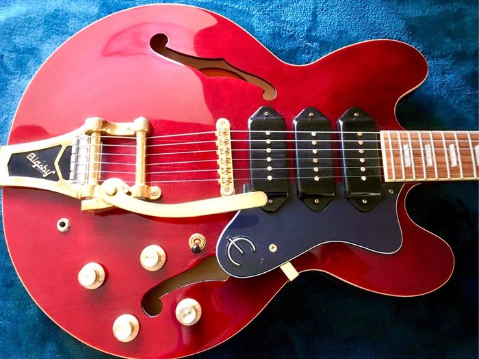 Epiphone Riveria