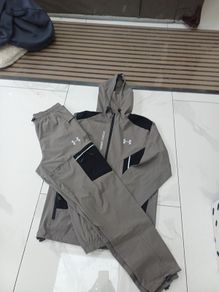 small mens under armour tracksuit