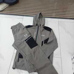 small mens under armour tracksuit