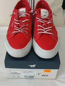 New Mustang Womens Red Canvas Sneakers