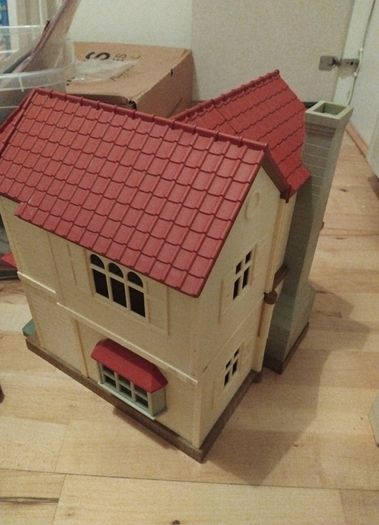 Sylvanian red roof house