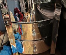 free  bedroom drawers / lockers
