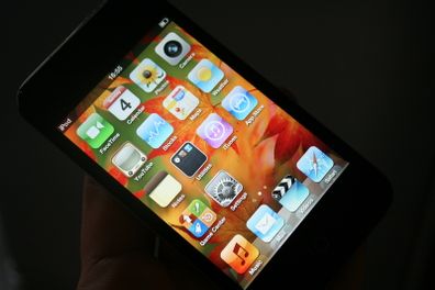Apple iPod Touch 4th Generation MC544BT Black (32 GB)- Tested and Working