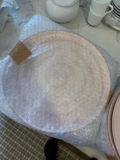 Crockery: plates, bowls etc.